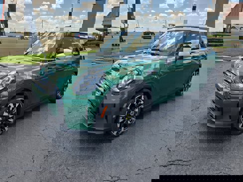 Certified 2024 MINI Cooper SE image 9