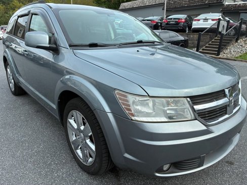 Used 2010 Dodge Journey SXT w/ Flexible Seating Group image 3