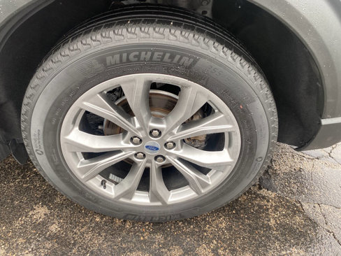 Used 2022 Ford Explorer XLT image 11