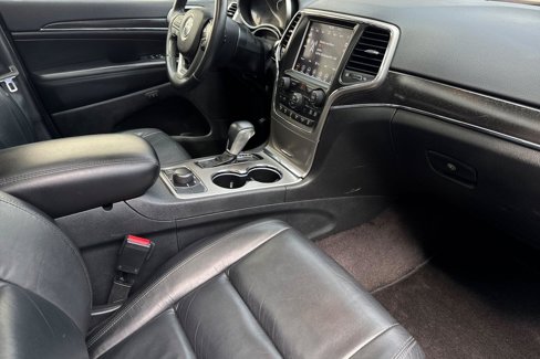 Used 2018 Jeep Grand Cherokee Limited image 18