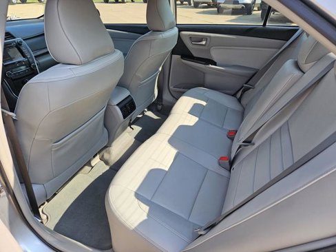 Used 2017 Toyota Camry XLE image 31
