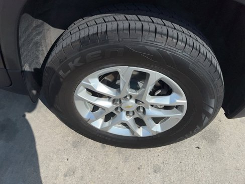 Used 2021 Chevrolet Traverse LS image 11