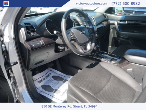 Used 2014 Kia Sorento LX image 9