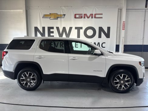 Used 2023 GMC Acadia SLE image 32