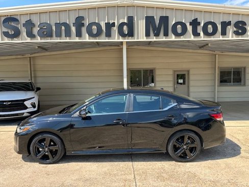 Used 2024 Nissan Sentra SR w/ SR Premium Package image 8