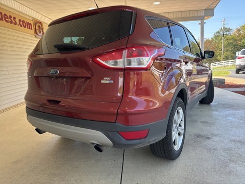 Used 2016 Ford Escape SE image 3