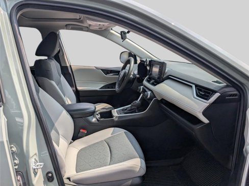 Used 2022 Toyota RAV4 XLE image 11