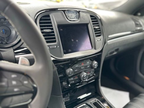 Used 2022 Chrysler 300 S image 10