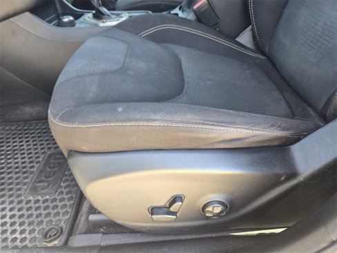 Used 2016 Jeep Cherokee Latitude w/ Safety/Convenience Group image 18