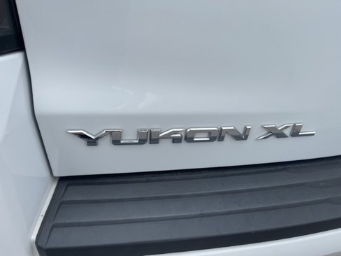 Used 2018 GMC Yukon XL SLT w/ Premium Edition image 12