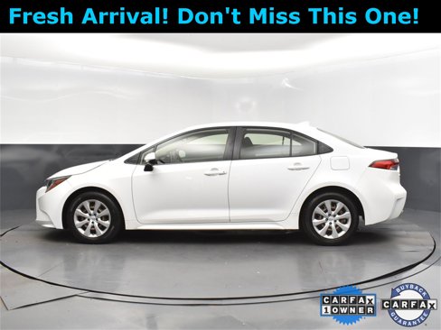 Used 2021 Toyota Corolla LE image 4