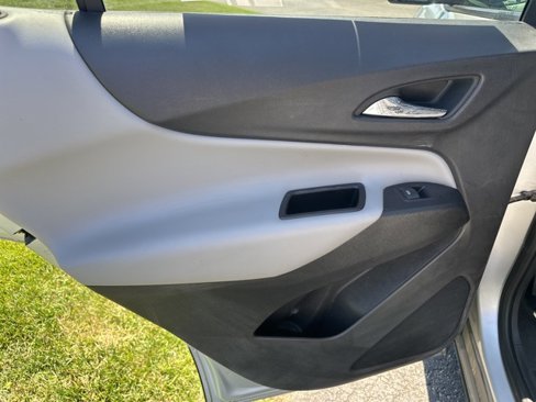 Used 2020 Chevrolet Equinox LS w/ LS Convenience Package image 13