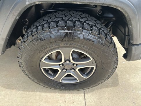 Used 2020 Jeep Wrangler Sport image 9