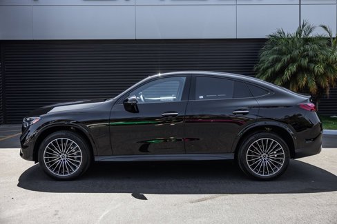 Used 2024 Mercedes-Benz GLC 300 4MATIC image 2