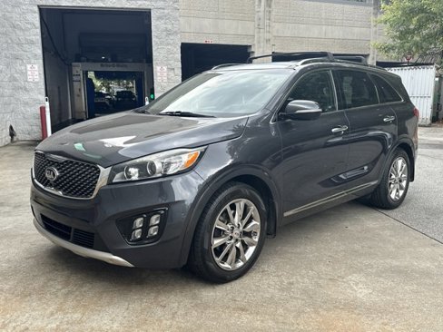 Used 2017 Kia Sorento SX image 2