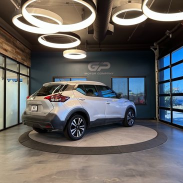 Used 2019 Nissan Kicks SV image 3