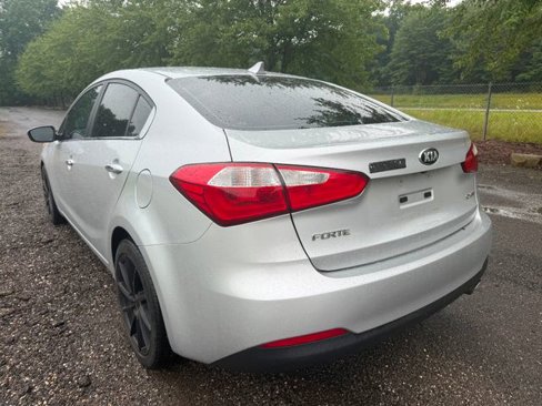 Used 2016 Kia Forte EX image 3