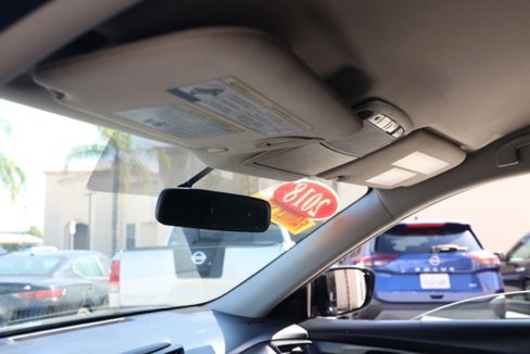 Used 2018 Nissan Rogue SV image 13