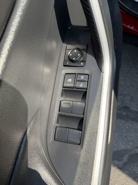 Used 2019 Toyota RAV4 LE image 10