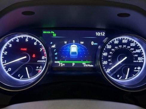 Used 2020 Toyota Camry XLE image 20