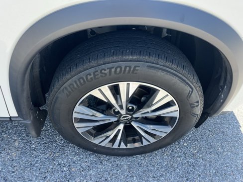 Used 2023 Nissan Rogue SV image 10