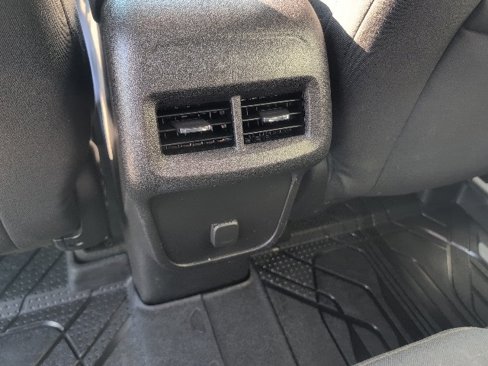 Used 2018 Chevrolet Equinox LT image 32