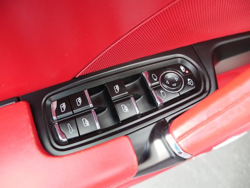 Used 2018 Porsche Cayenne Platinum Edition w/ Premium Package image 16