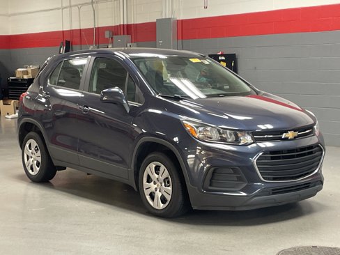 Used 2018 Chevrolet Trax LS image 2