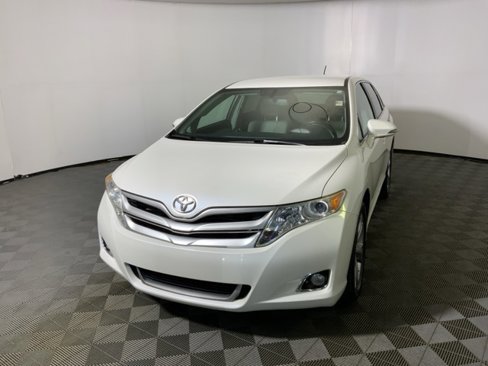 Used 2015 Toyota Venza XLE image 15