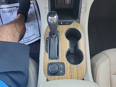 Used 2018 GMC Acadia Denali w/ Technology Package image 32
