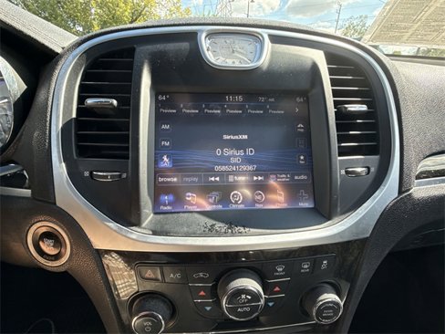 Used 2014 Chrysler 300 C image 13