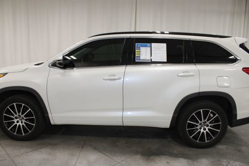 Used 2017 Toyota Highlander SE image 5