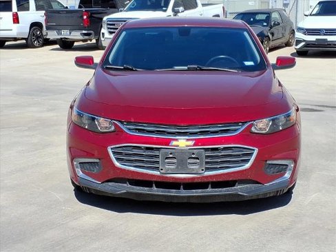Used 2018 Chevrolet Malibu LT image 2