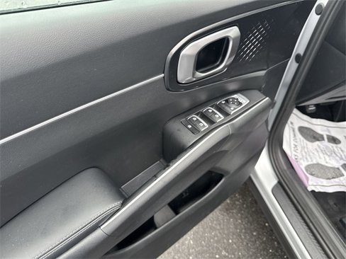 Used 2021 Kia Sorento LX image 22