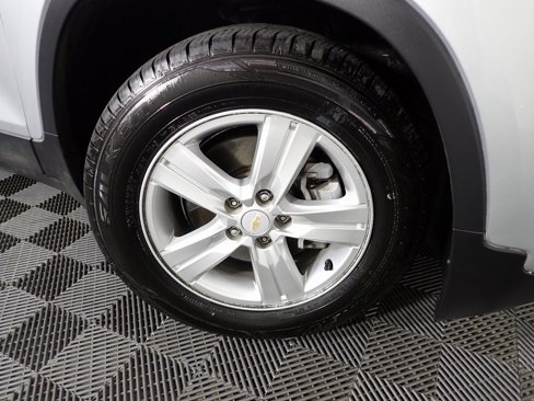 Used 2019 Chevrolet Trax LT w/ LT Convenience Package image 31