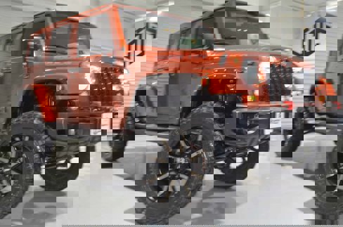 Used 2014 Jeep Wrangler Unlimited Rubicon w/ Connectivity Group image 3