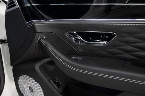 Used 2021 Bentley Flying Spur V8 image 50
