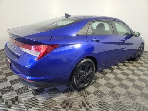 Used 2022 Hyundai Elantra Blue image 4