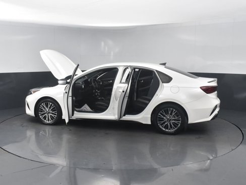Used 2023 Kia Forte GT-Line image 27