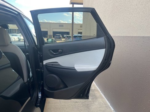 Used 2023 Hyundai Kona SEL image 17