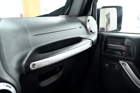 Used 2016 Jeep Wrangler Unlimited Sahara image 30