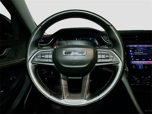 Certified 2022 Jeep Grand Cherokee Limited w/ Luxury Tech Group II image 10