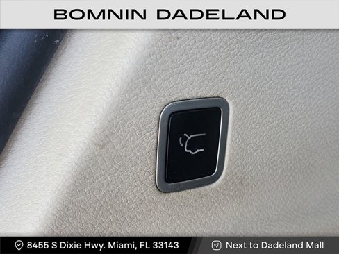 Used 2017 Chrysler Pacifica Limited image 9