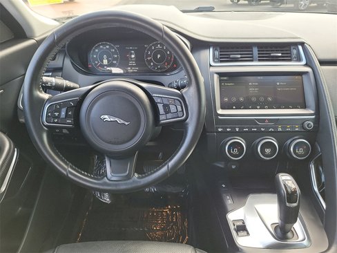 Used 2018 Jaguar E-PACE SE image 5