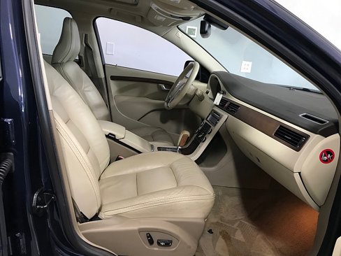 Used 2010 Volvo XC70 3.2 image 13