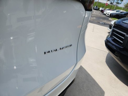 Used 2023 Tesla Model Y Long Range image 10