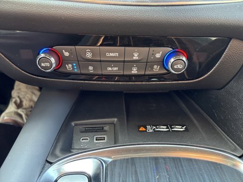 Used 2024 Buick Enclave Premium image 31