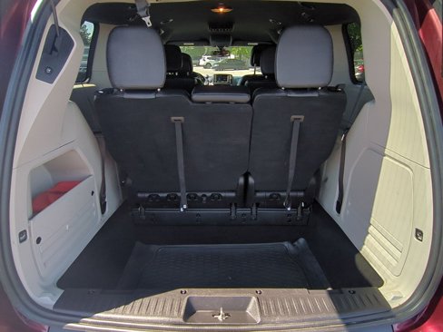 Used 2020 Dodge Grand Caravan SXT image 31