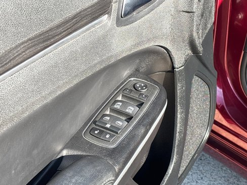 Certified 2022 Chrysler 300 Touring w/ Sport Appearance Package image 13
