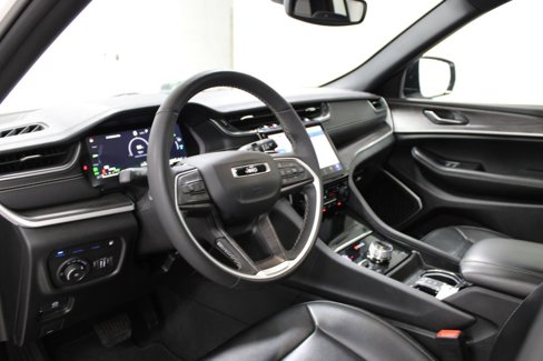 Used 2024 Jeep Grand Cherokee Limited 4xe image 14
